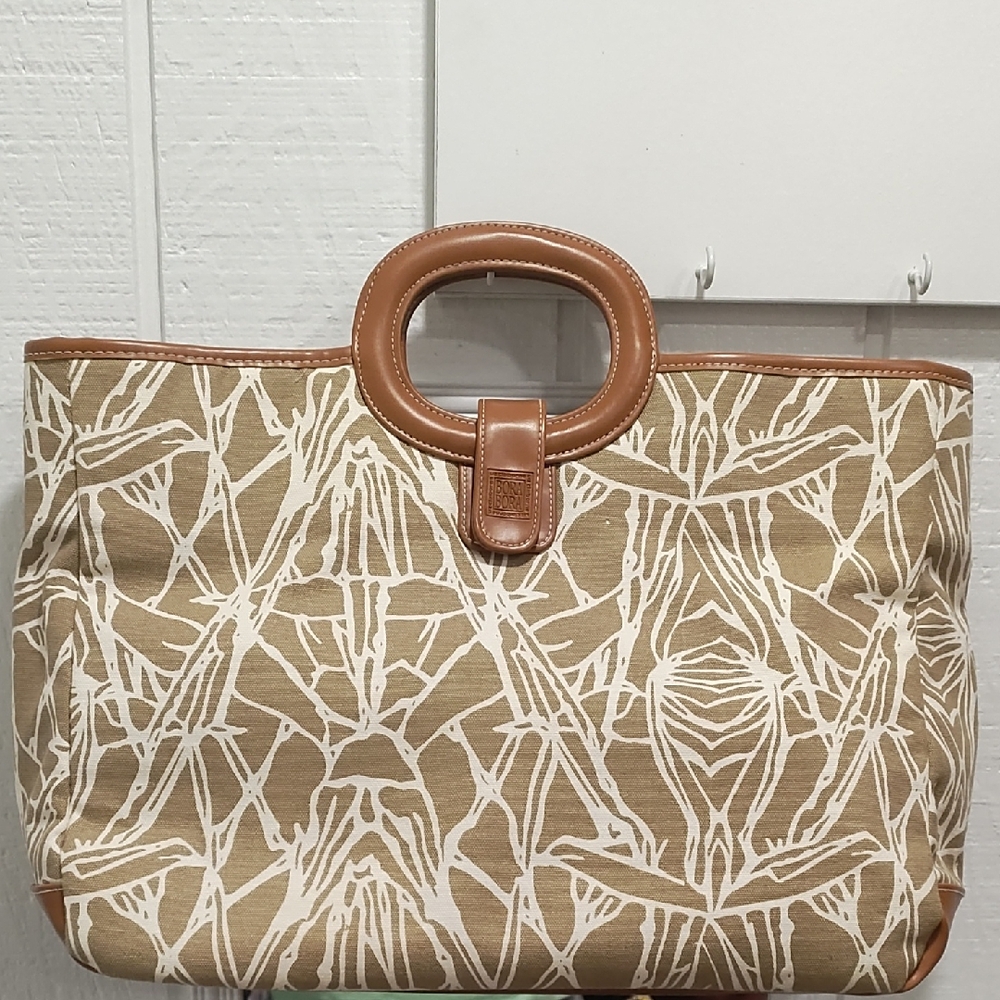 Liz Claiborne Tan and White Patterned Tote